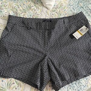 Elegant Navy and White Women's Patterned Shorts